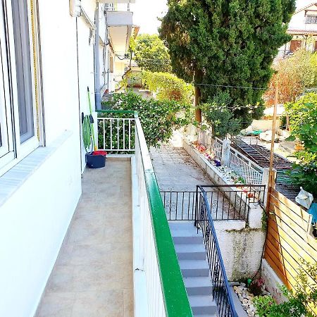 Cozy & Cool Apartment N1 30M From Sea Nea Kallikrateia Kültér fotó