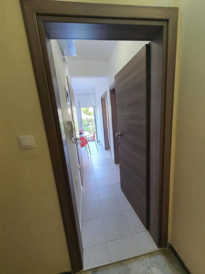 Cozy & Cool Apartment N1 30M From Sea Nea Kallikrateia Kültér fotó