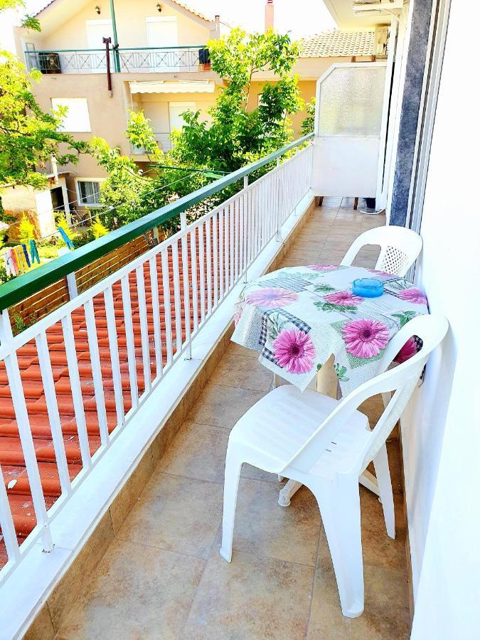 Cozy & Cool Apartment N1 30M From Sea Nea Kallikrateia Kültér fotó