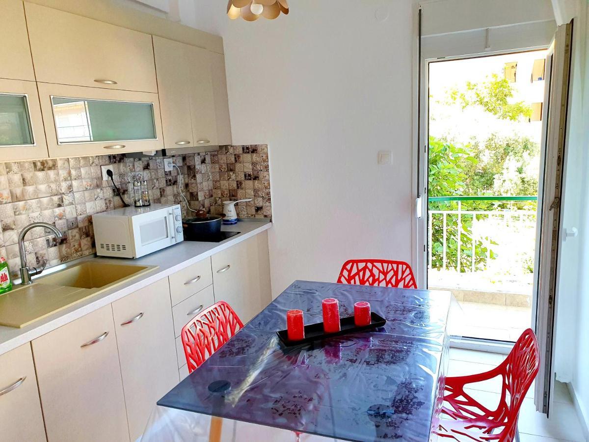 Cozy & Cool Apartment N1 30M From Sea Nea Kallikrateia Kültér fotó