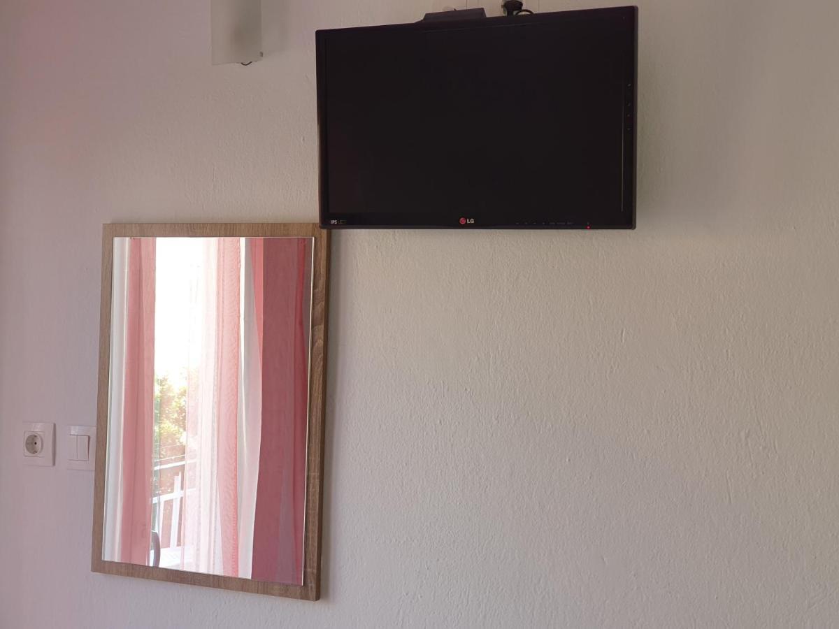 Cozy & Cool Apartment N1 30M From Sea Nea Kallikrateia Kültér fotó