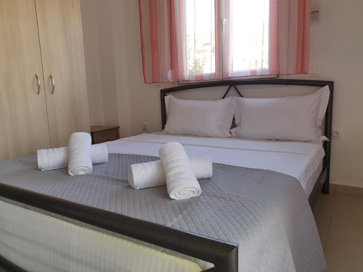 Cozy & Cool Apartment N1 30M From Sea Nea Kallikrateia Kültér fotó